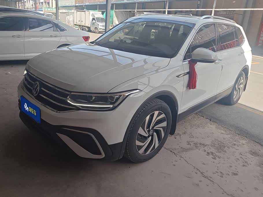 Volkswagen Tiguan L L 2023 300TSI AT Smart