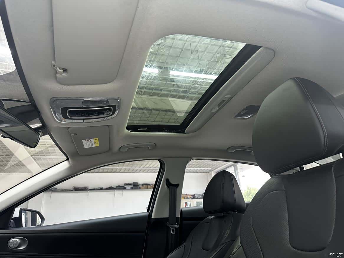 Hyundai Elantra, 2022 13