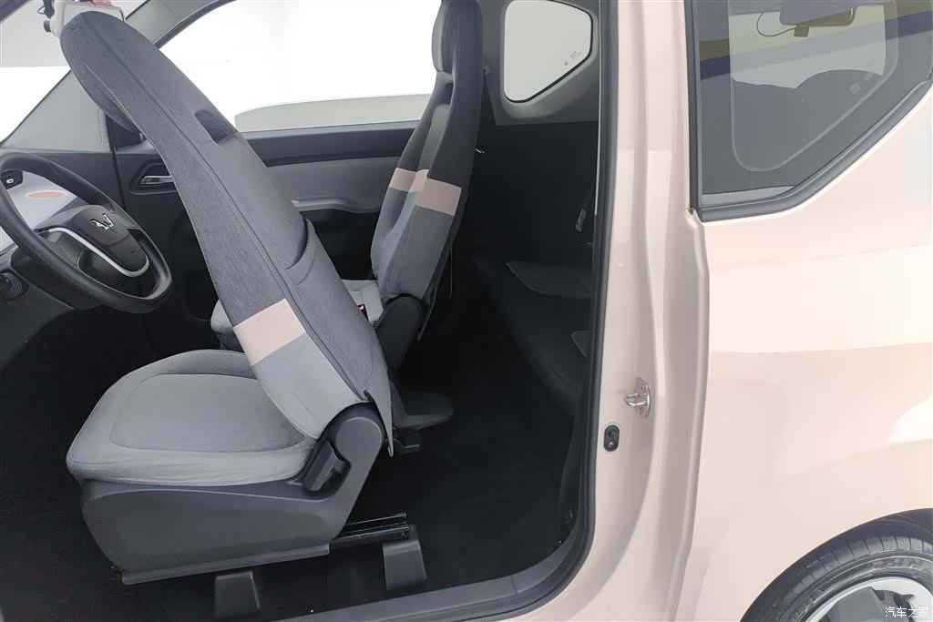Wuling MINIEV, 2021 11