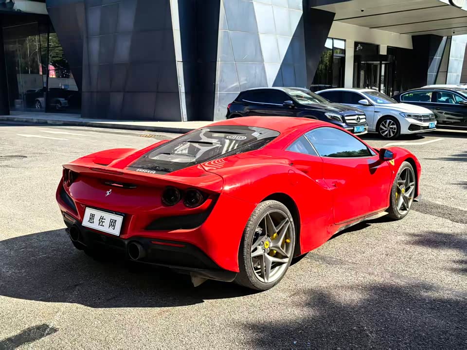 Ferrari F8