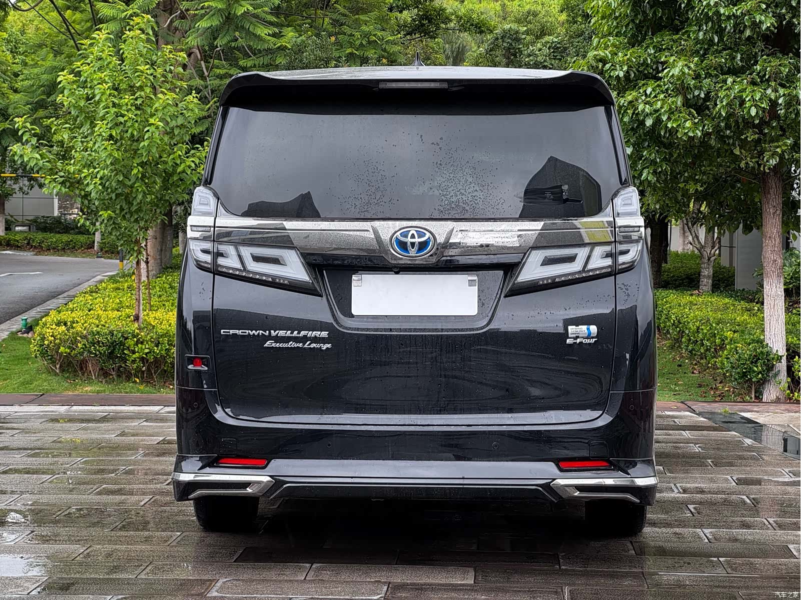 Toyota Alphard, 2022 6