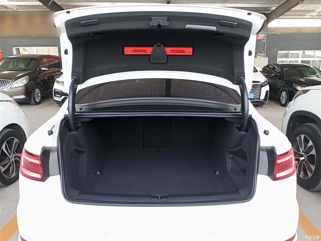 Audi A4L, 2019 15