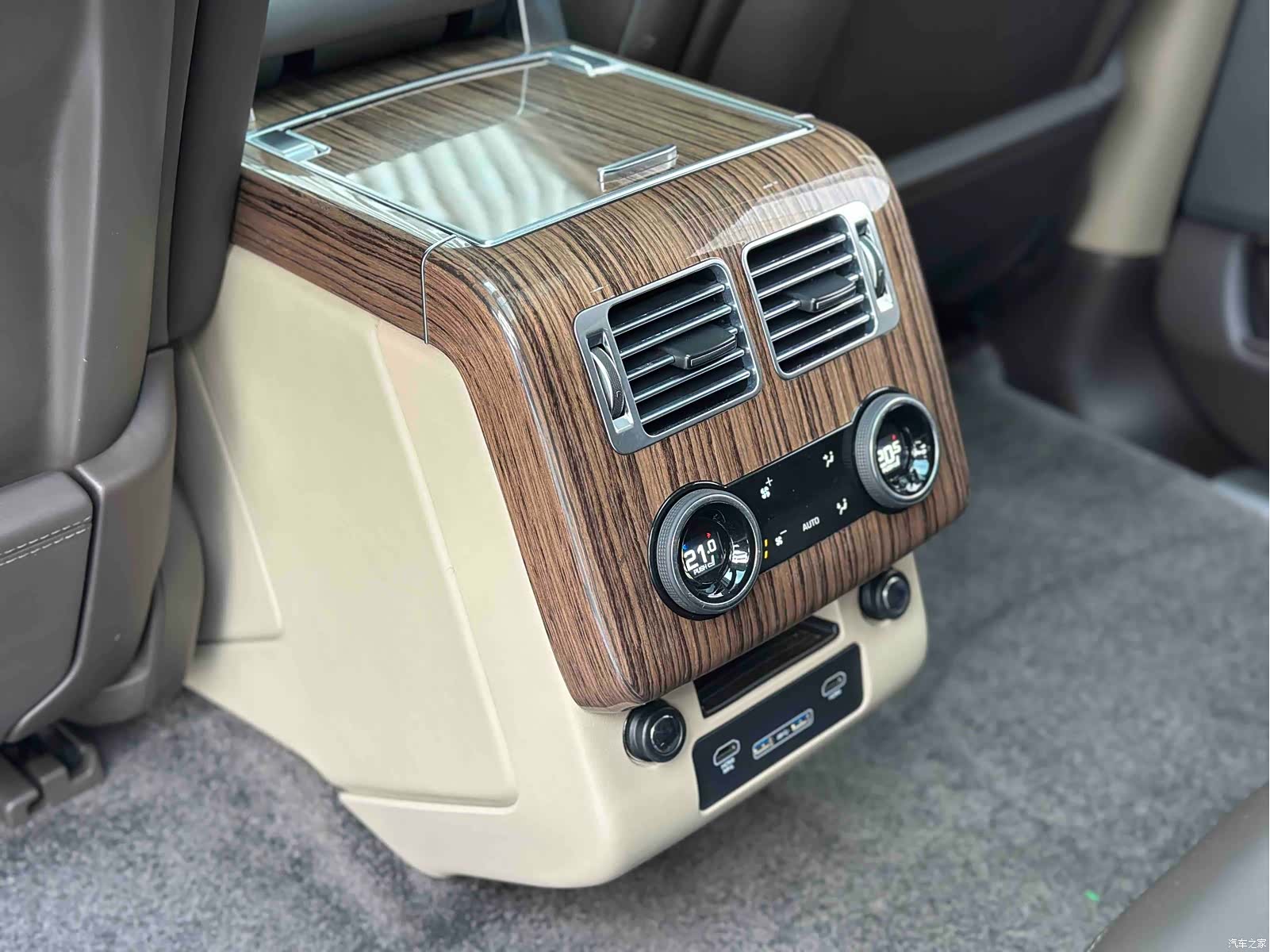 Land Rover Range Rover, 2019 12