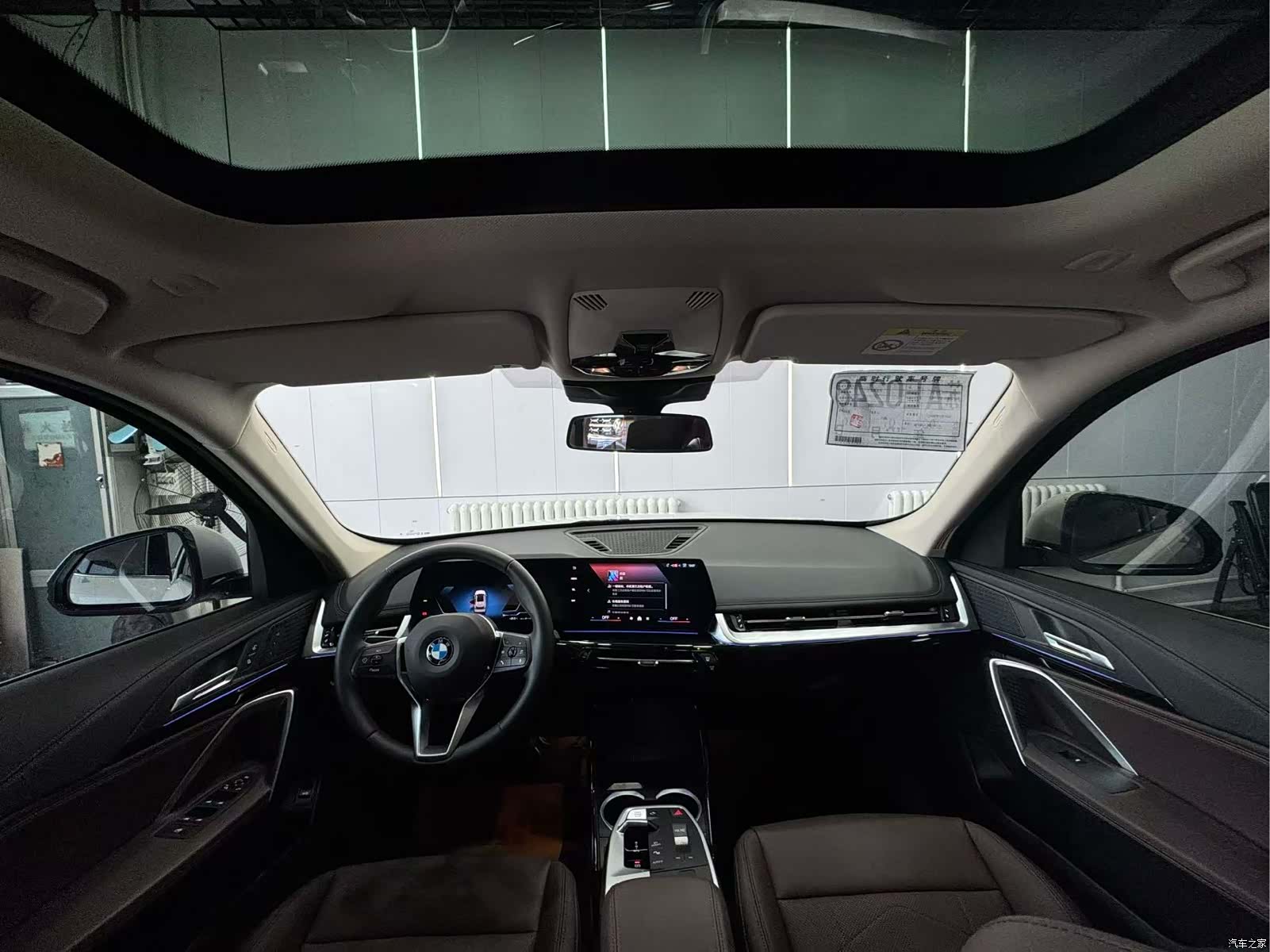 BMW X1, 2023 все фото