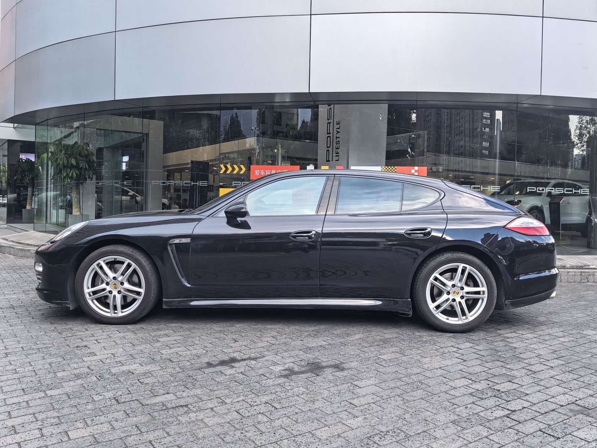 Porsche Panamera, 2011 3