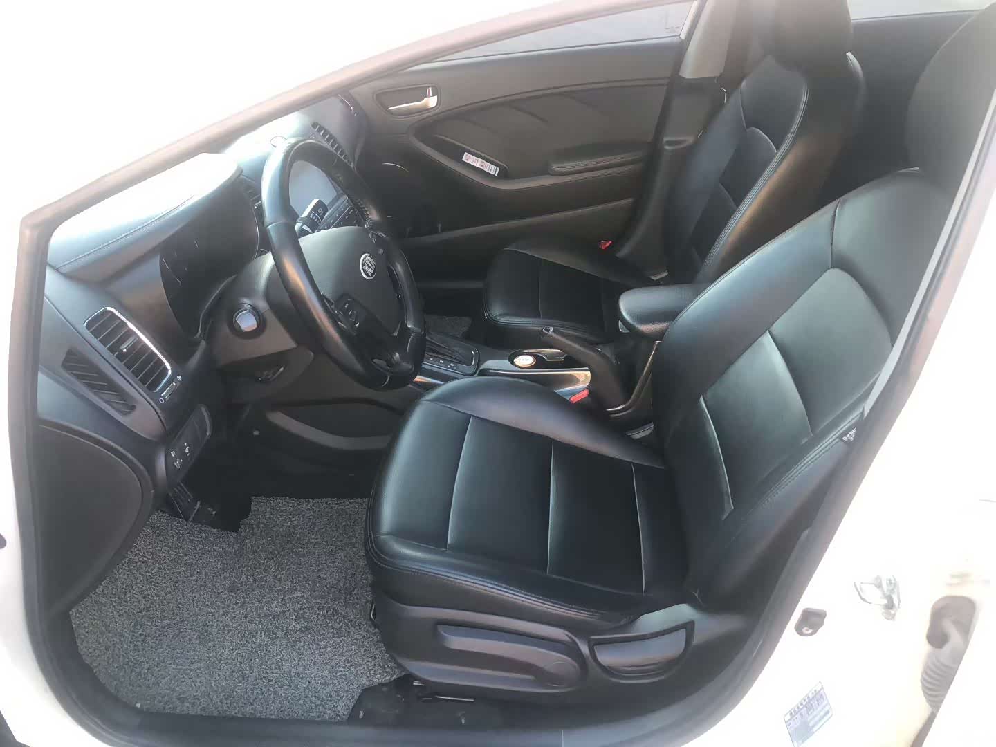 Kia K3, 2013 3
