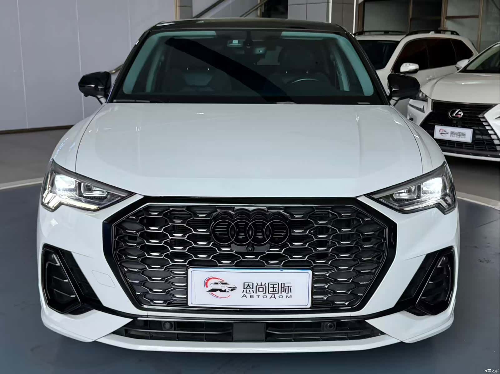 Audi Q3, 2022 2