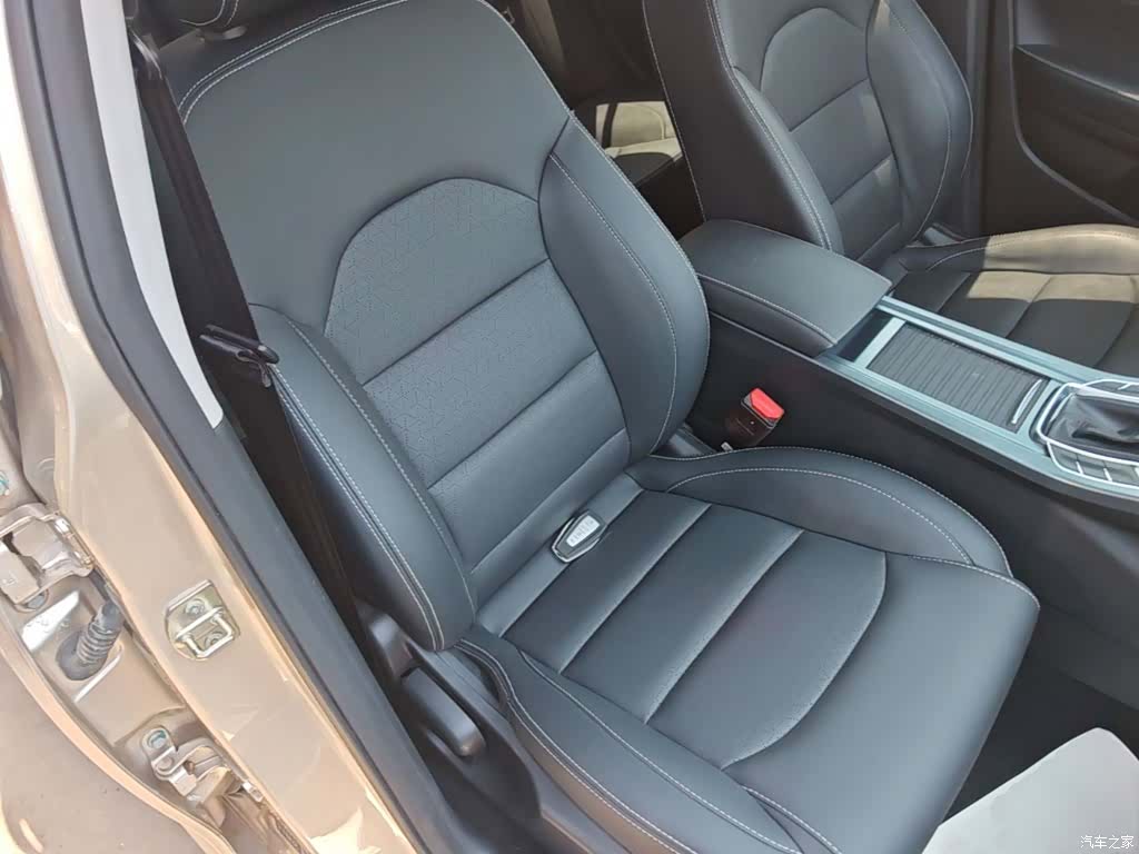 Geely Emgrand, 2021 25