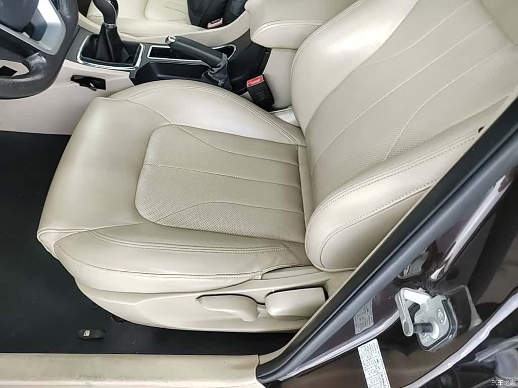 Geely Emgrand, 2017 15