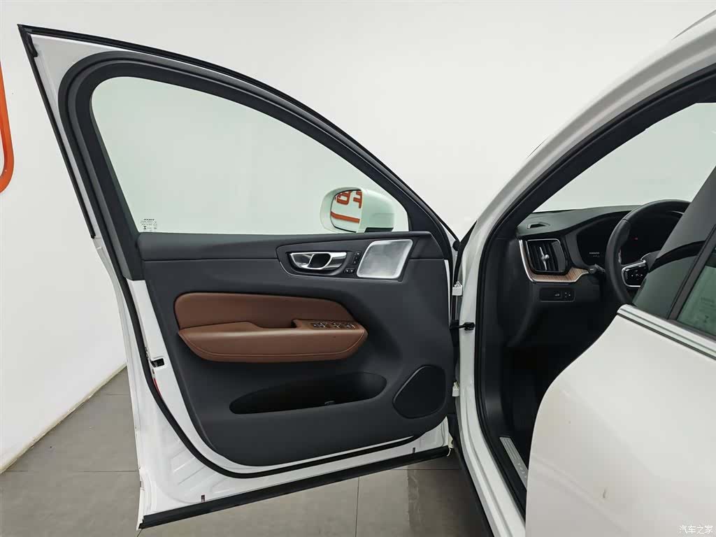 Volvo XC60, 2024 8