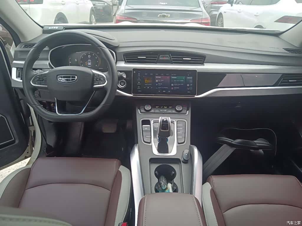 Geely Boyue, 2022 10