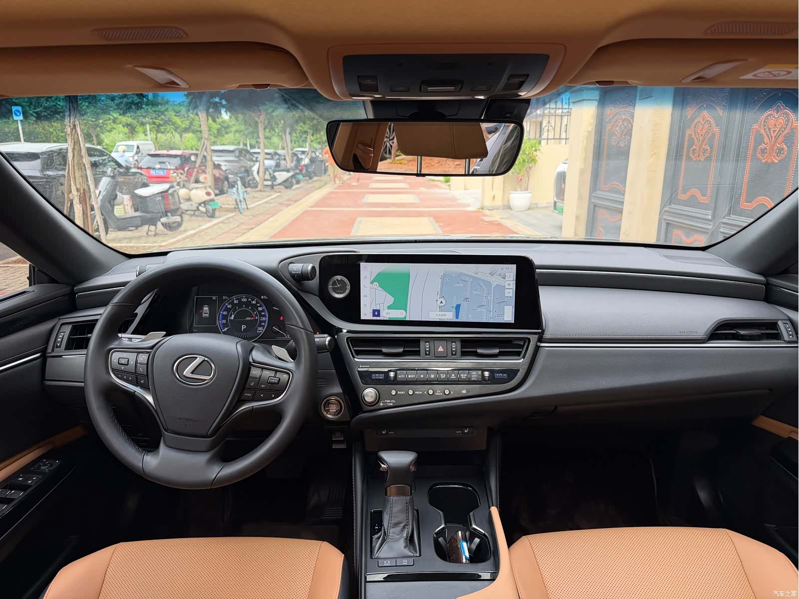 Lexus ES, 2023 все фото