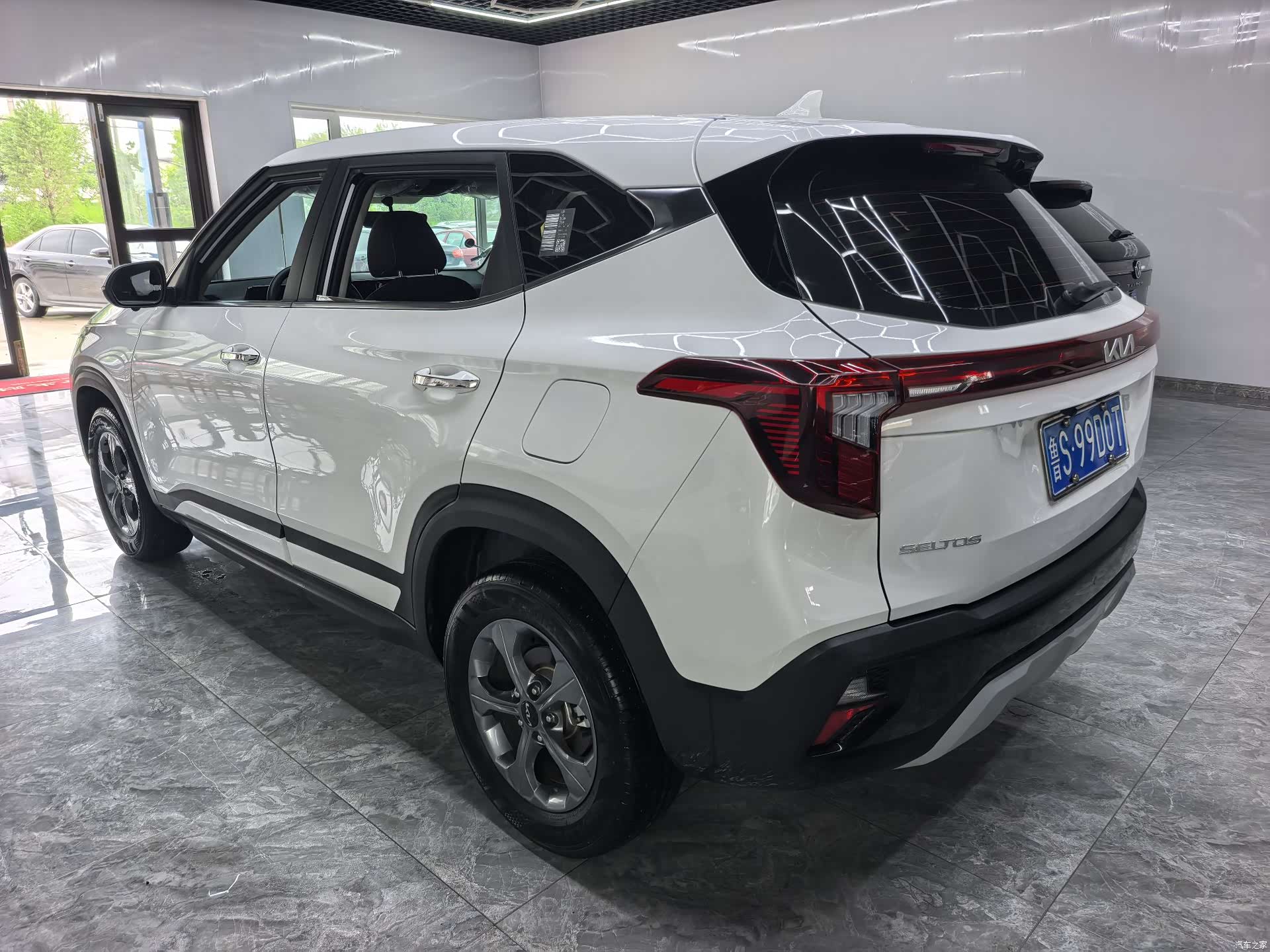Kia Seltos, 2023 4