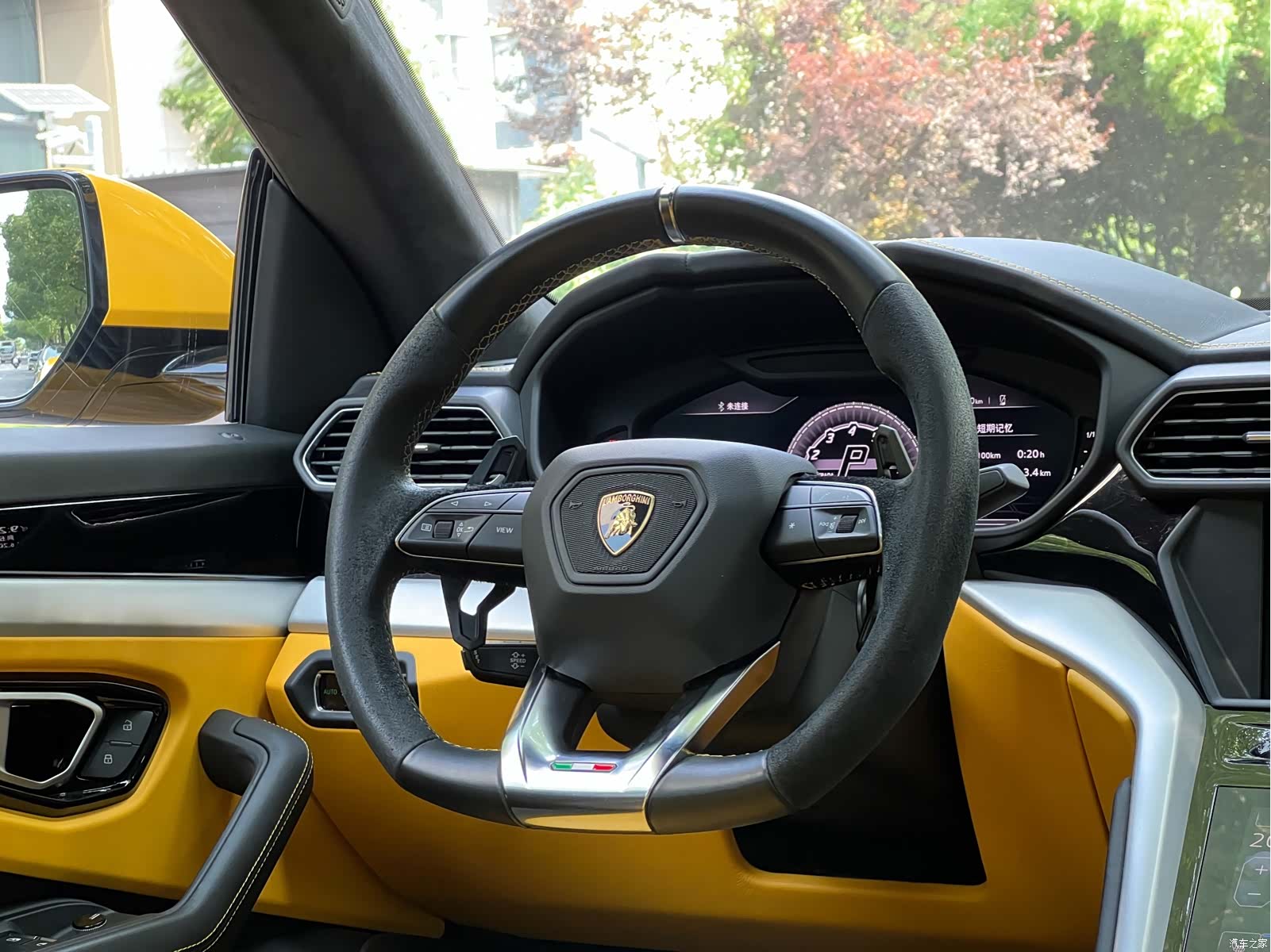 Lamborghini Urus, 2019 14