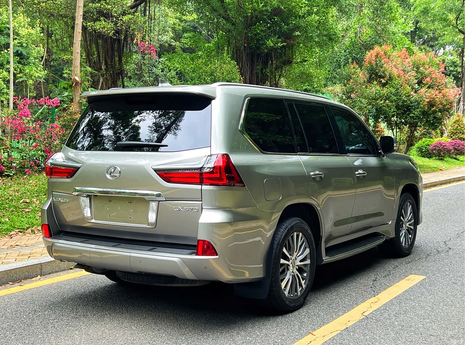 Lexus LX, 2017 21