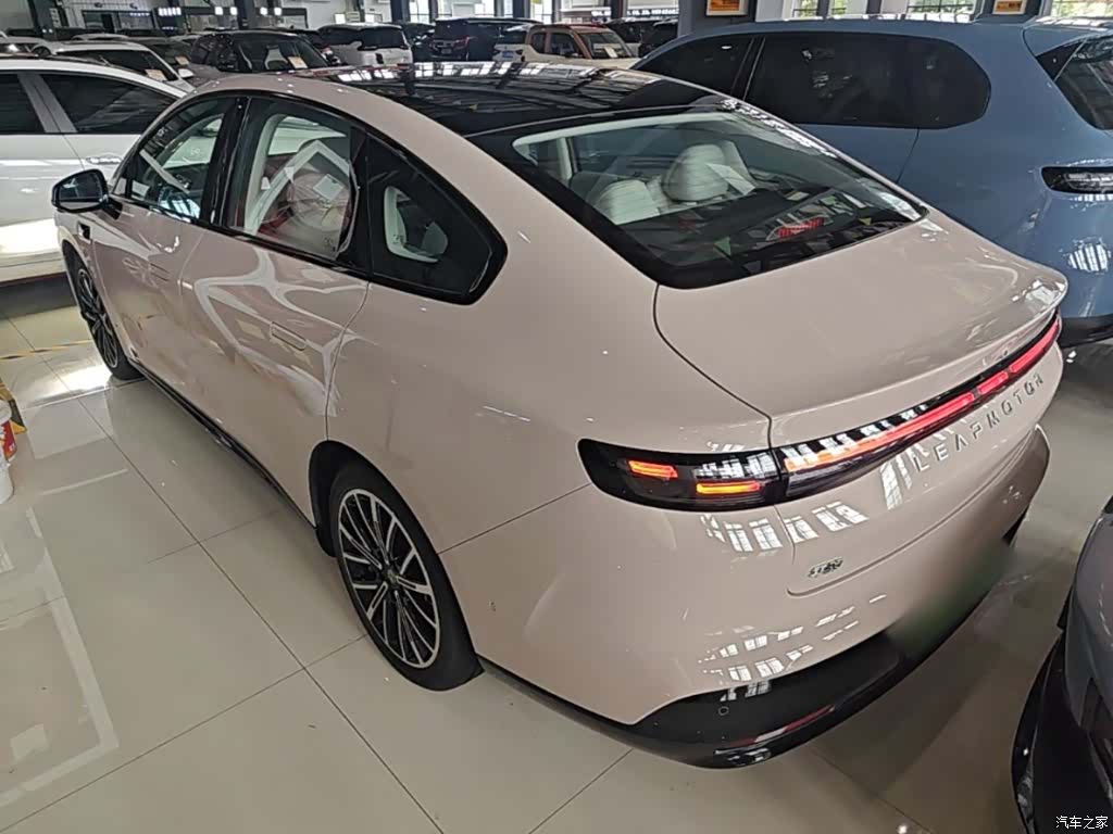 Leapmotor B01, 2025 все фото