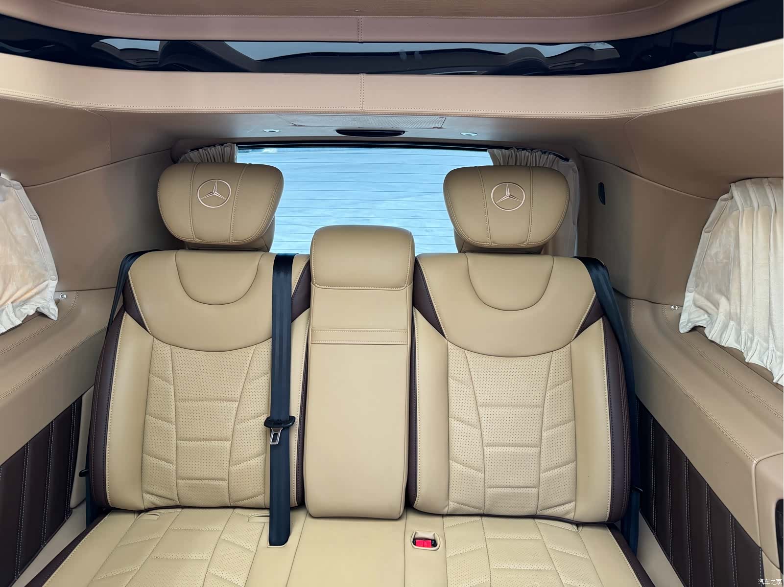 Mercedes-Benz V-Class, 2019 16
