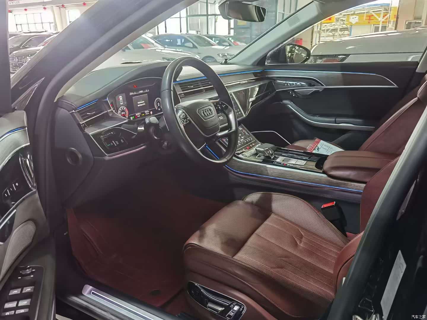 Audi A8L, 2022 3