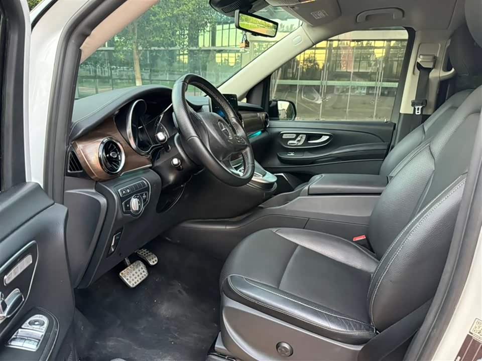 Mercedes-Benz V-class