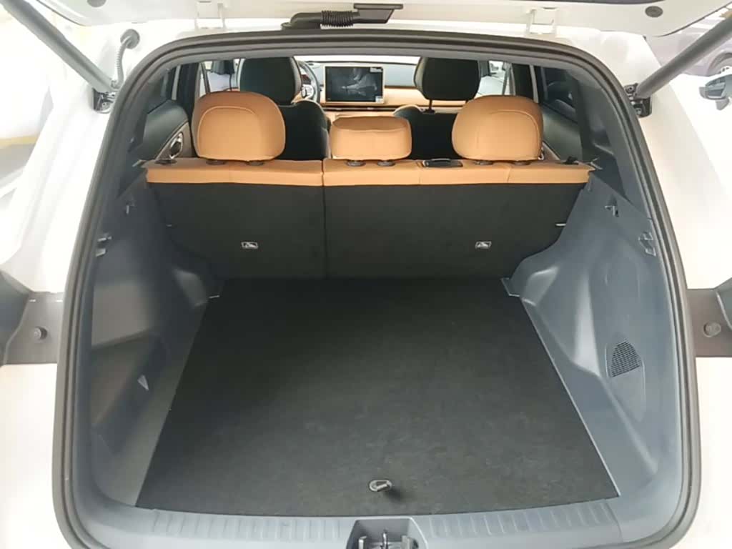 Geely 7, 2025 15