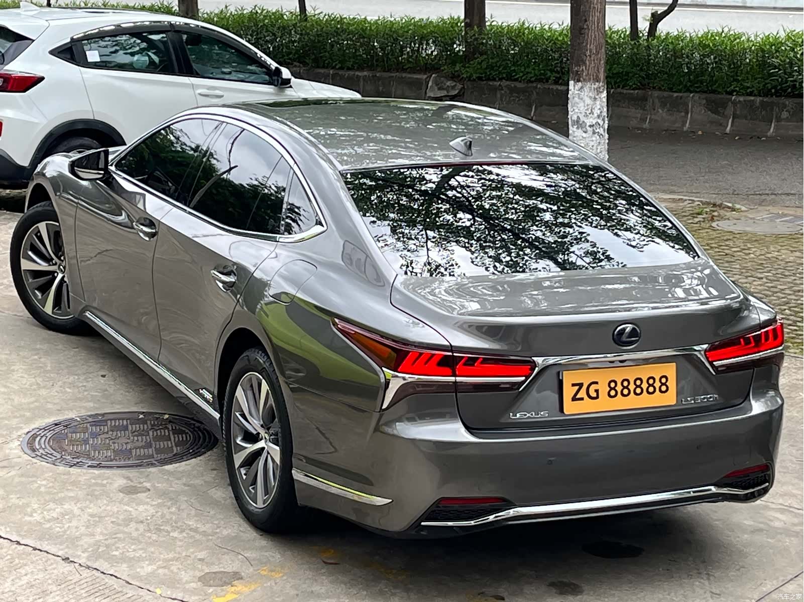 Lexus LS, 2019 7