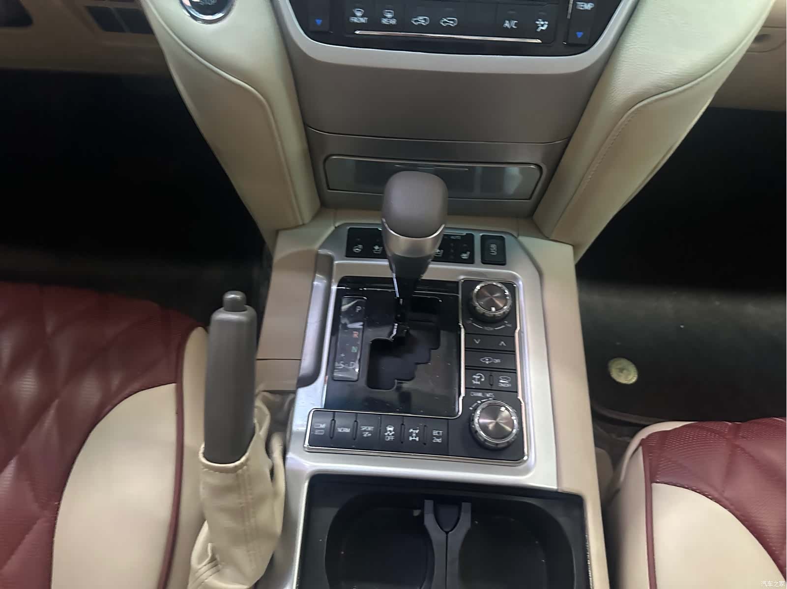 Toyota Land Cruiser, 2013 12