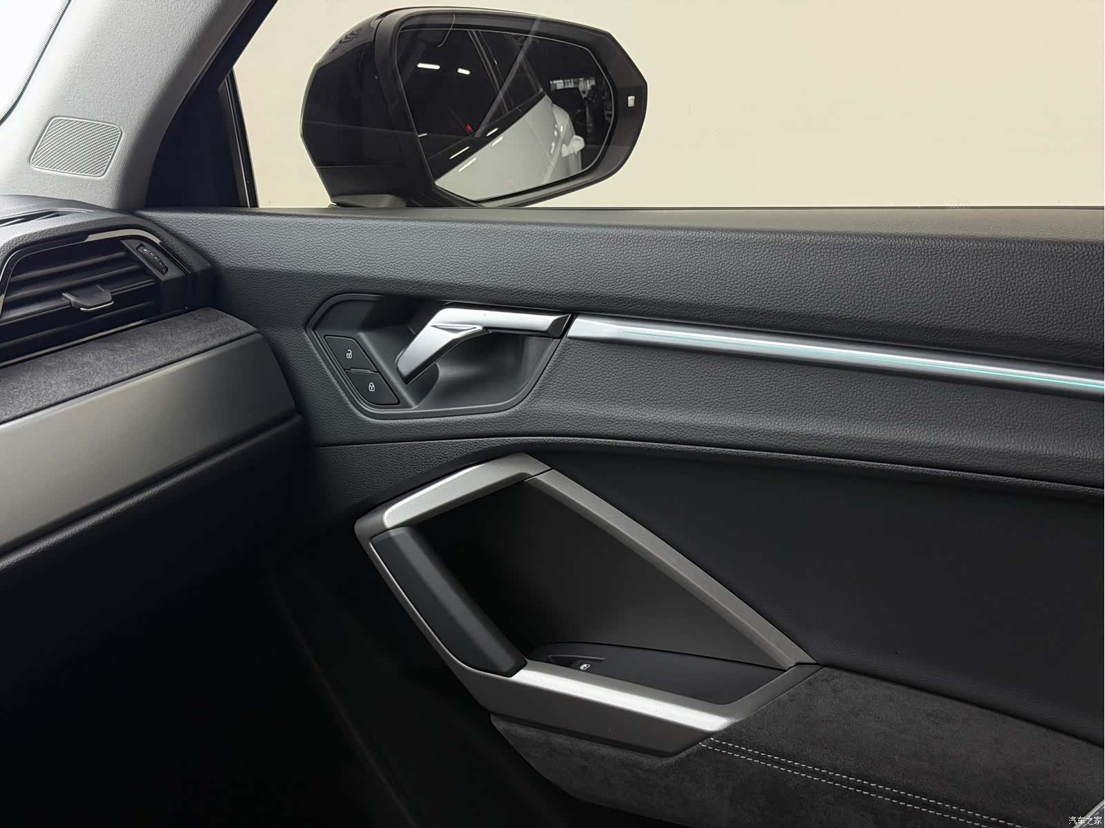 Audi Q3, 2022 12