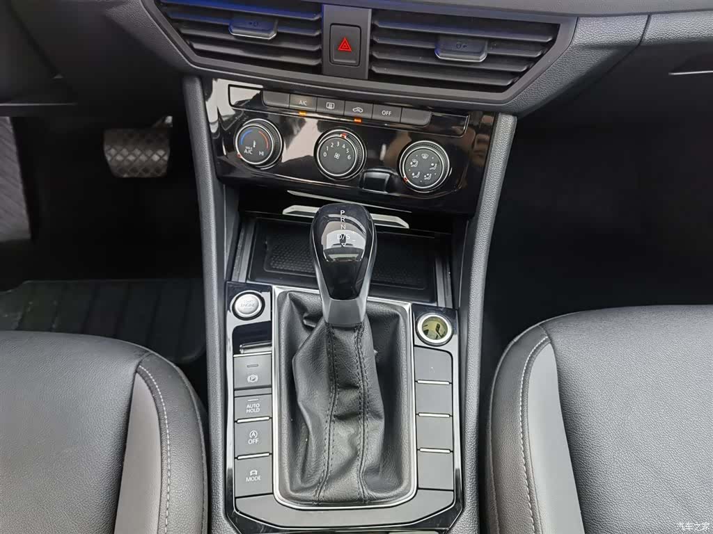 Volkswagen Sagitar, 2021 13