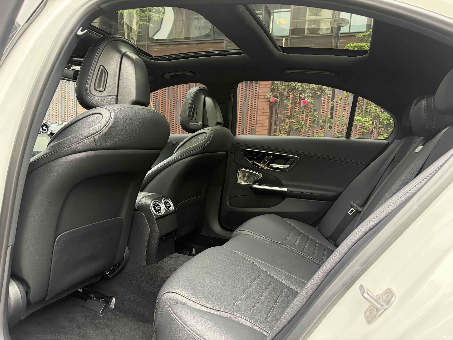 Mercedes-Benz C-Class, 2024 8