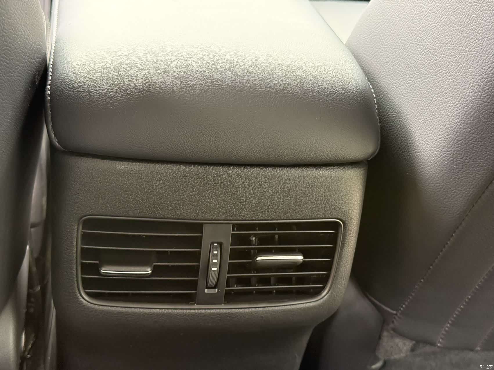 Mazda Mazda3, 2023 13