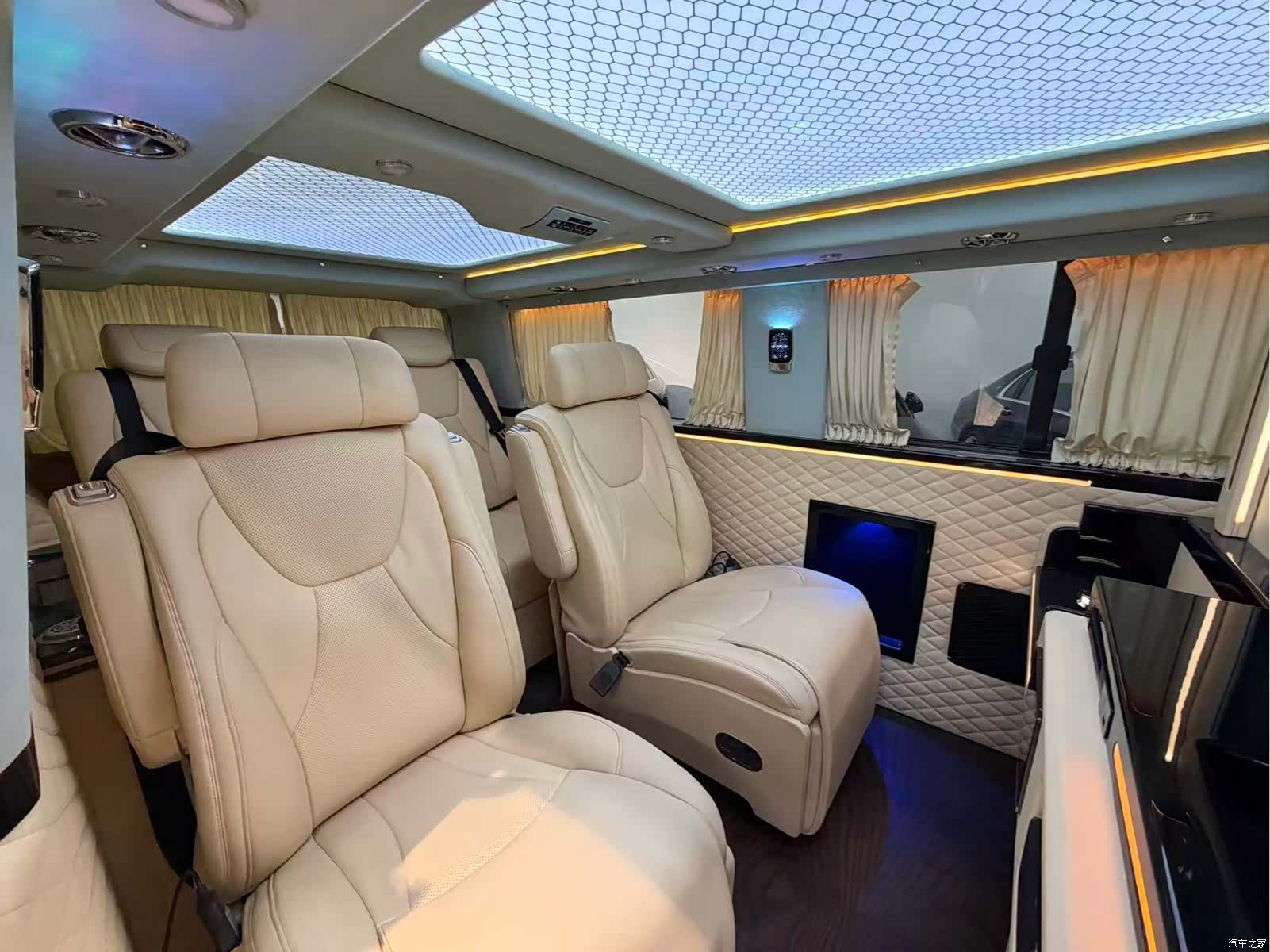 Volkswagen 7, 2018 13