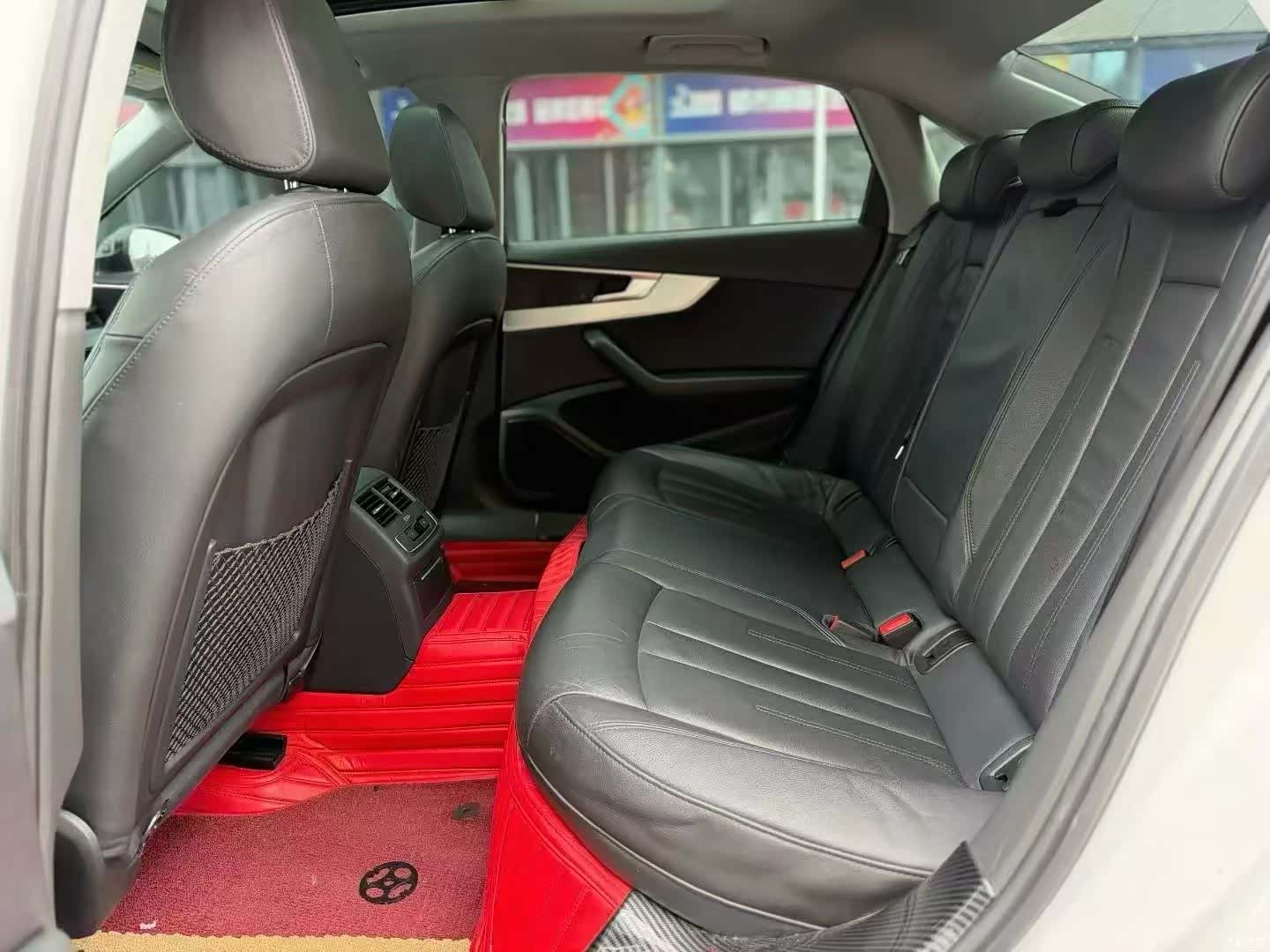 Audi A4L, 2018 все фото