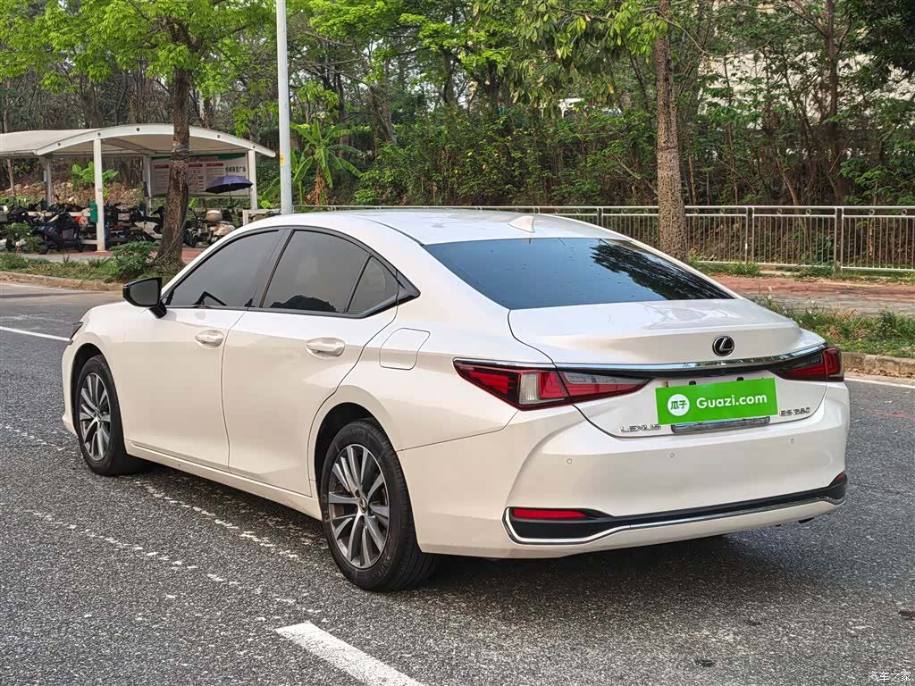 Lexus ES, 2021 24