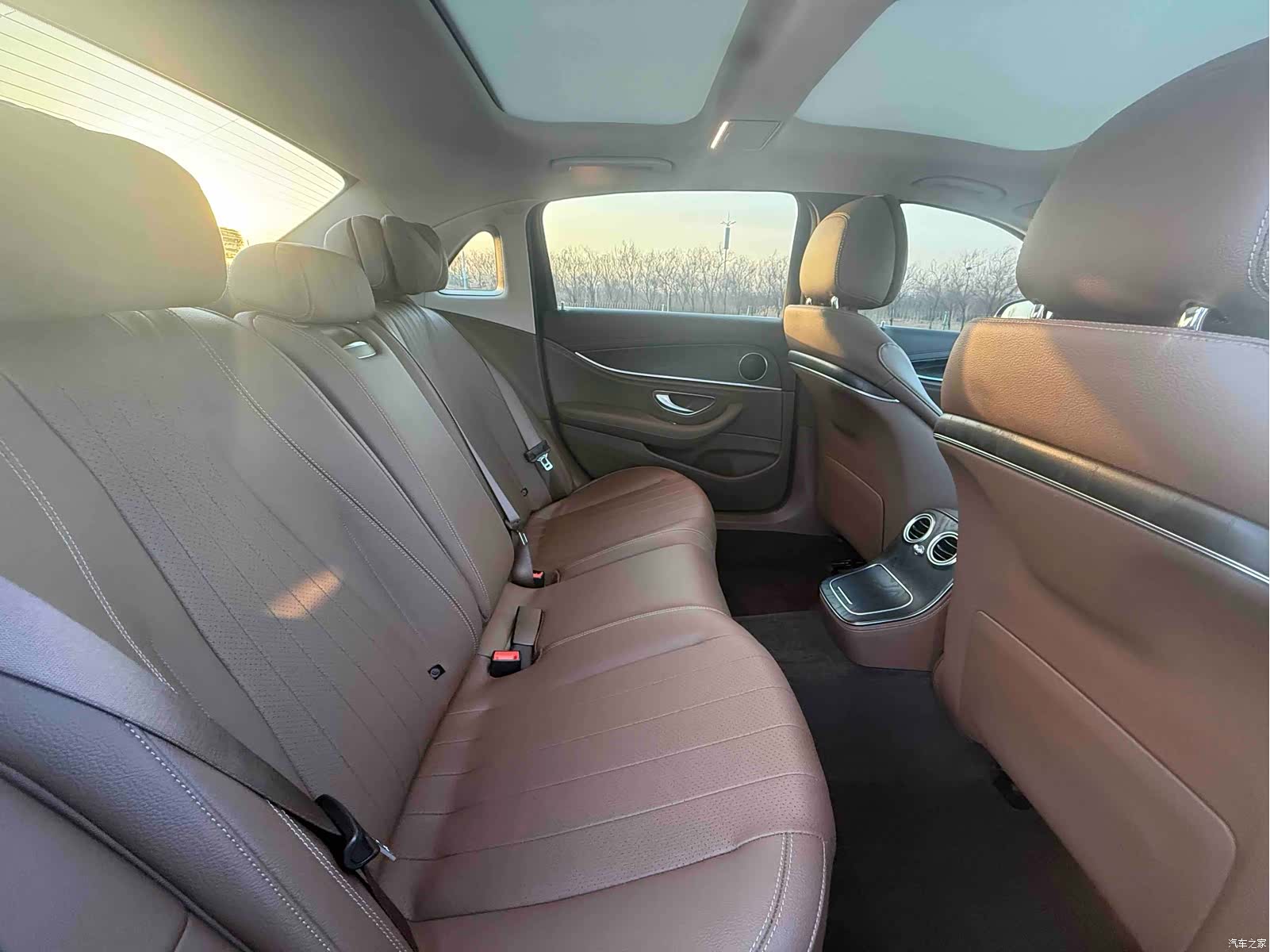 Mercedes-Benz E-Class, 2022 13