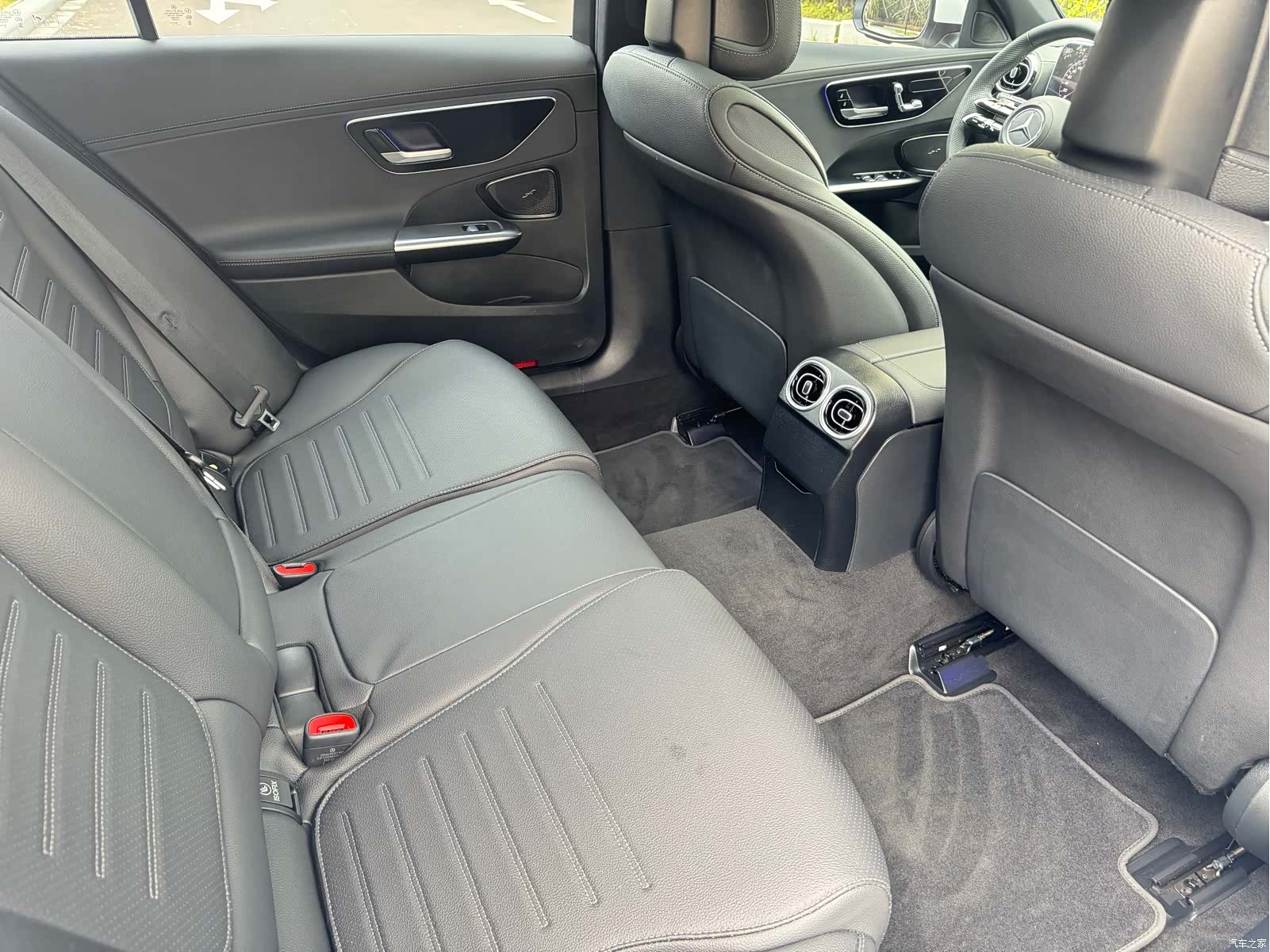 Mercedes-Benz C-Class, 2023 14