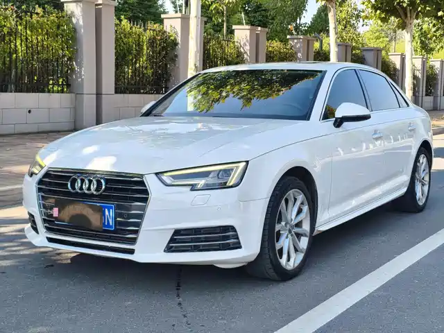 Audi A4L 2017 — купить из Китая под заказ