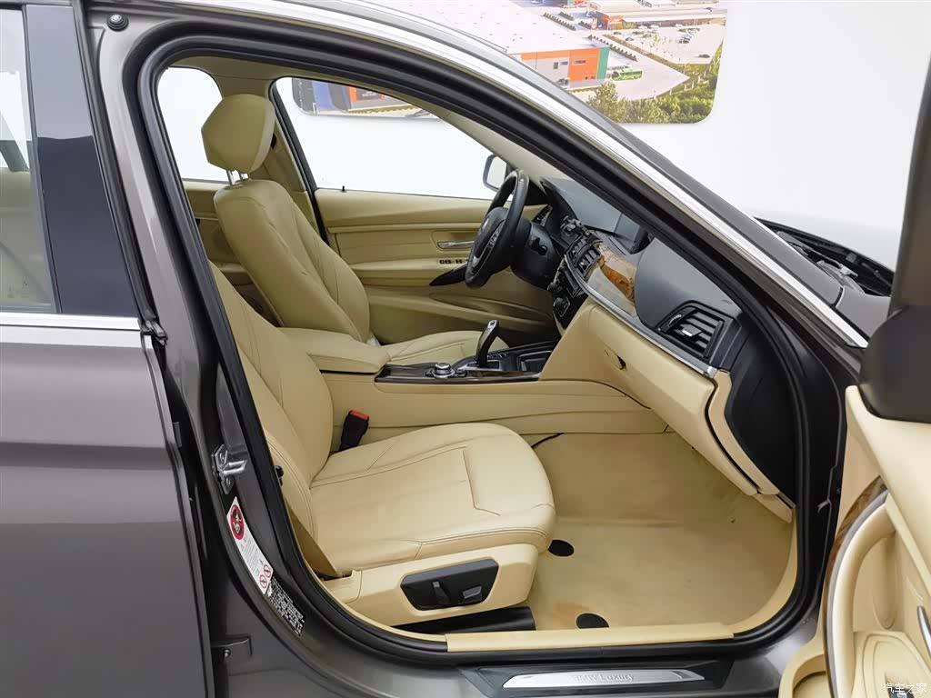BMW 3 Series, 2013 23