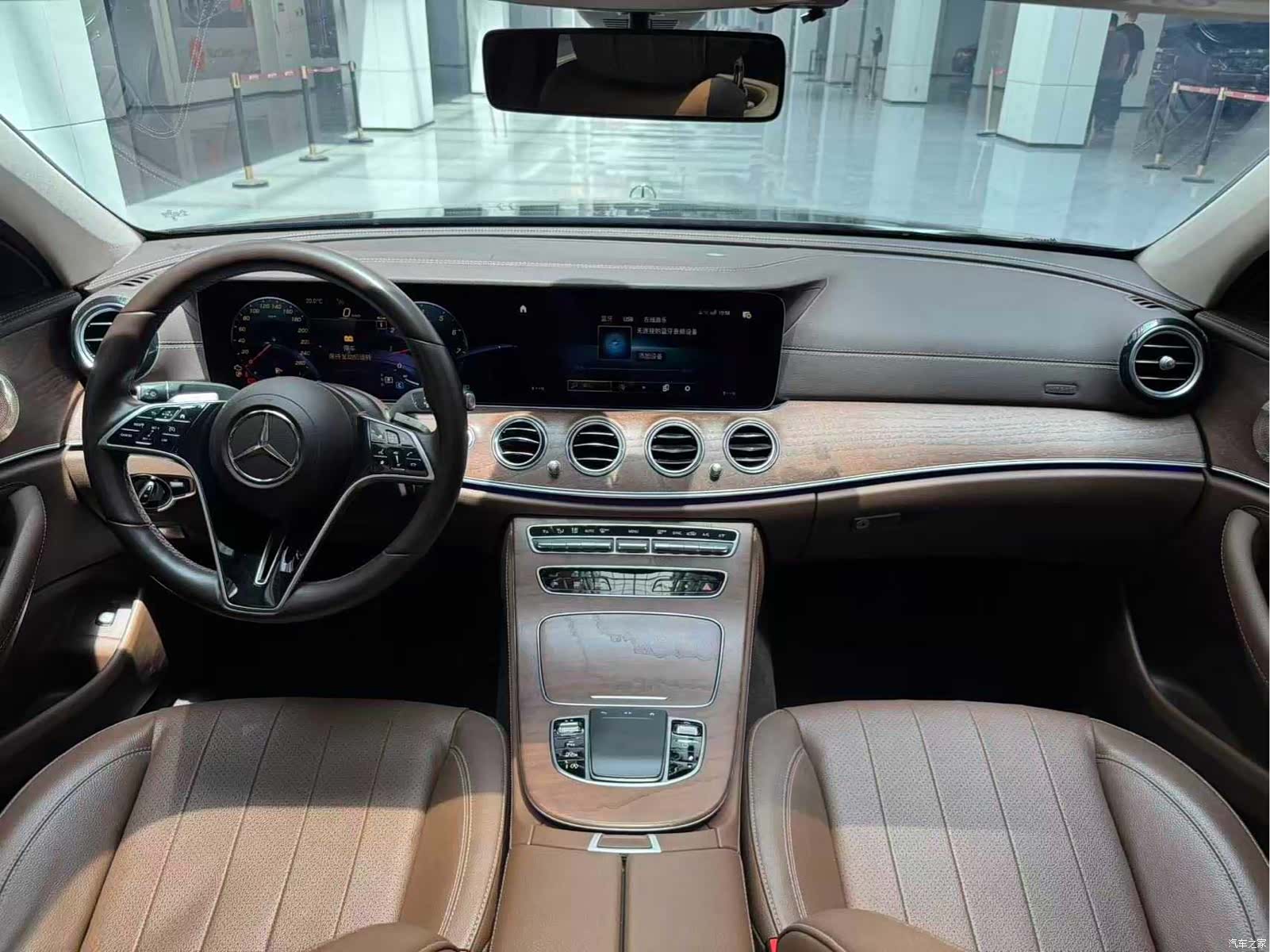 Mercedes-Benz E-Class, 2023 19