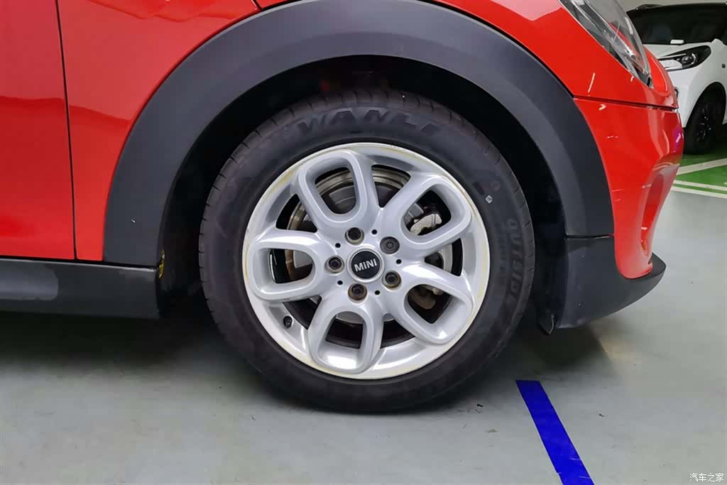 Mini ONE, 2019 6