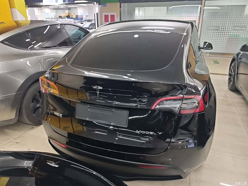 Tesla Model Y, 2022 6