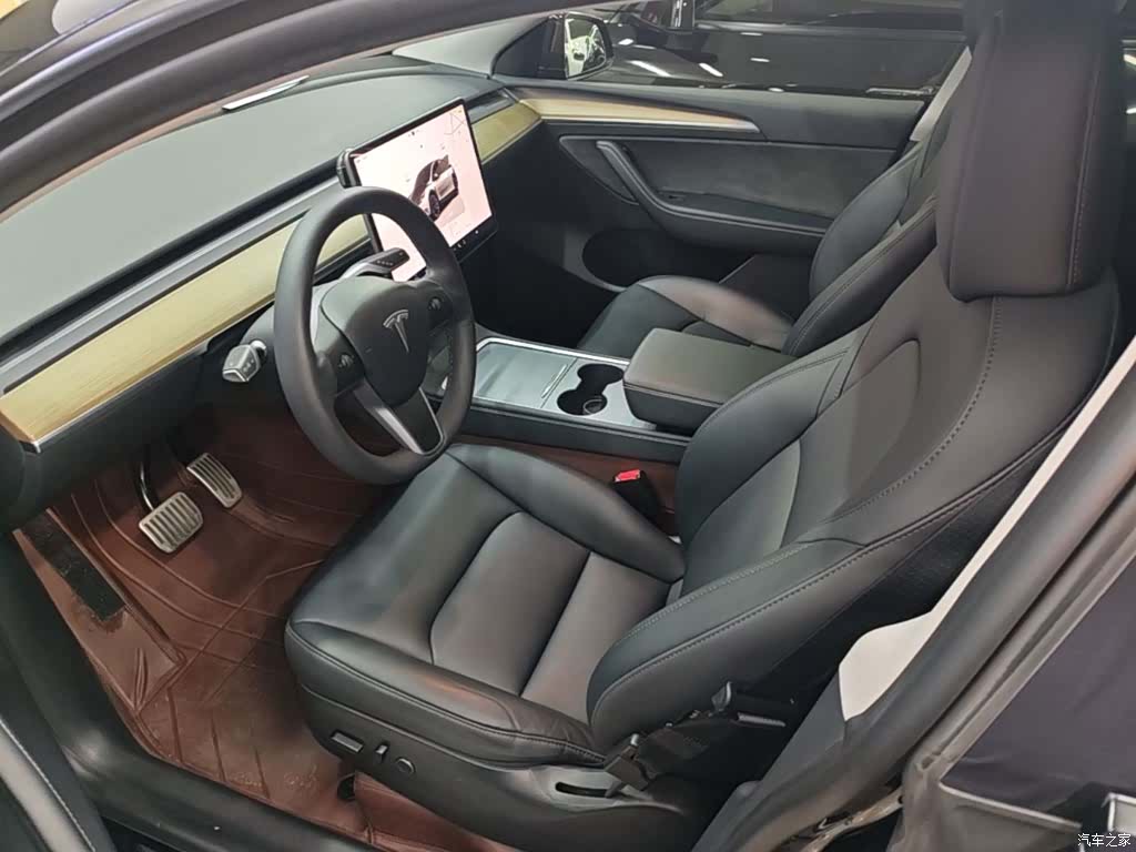 Tesla Model Y, 2022 15