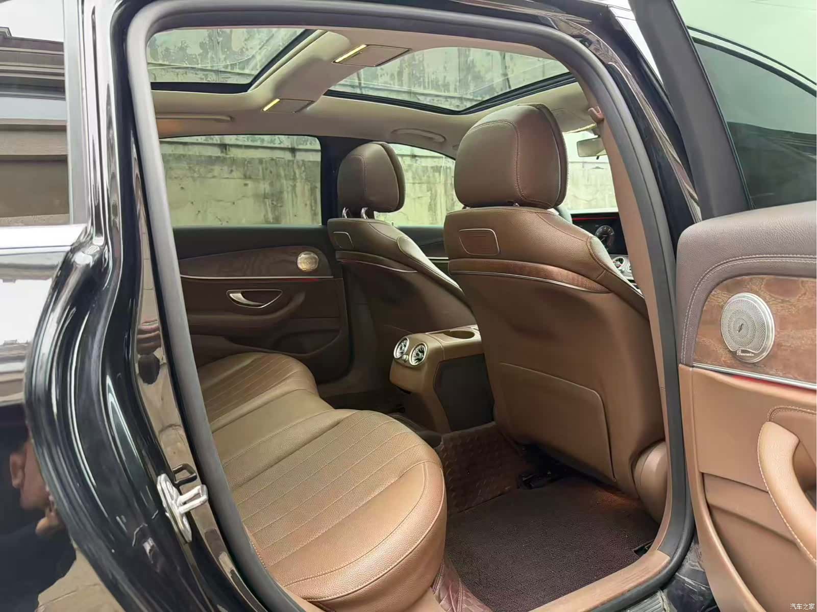 Mercedes-Benz E-Class, 2019 15
