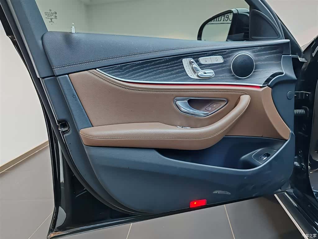 Mercedes-Benz E-Class, 2021 10