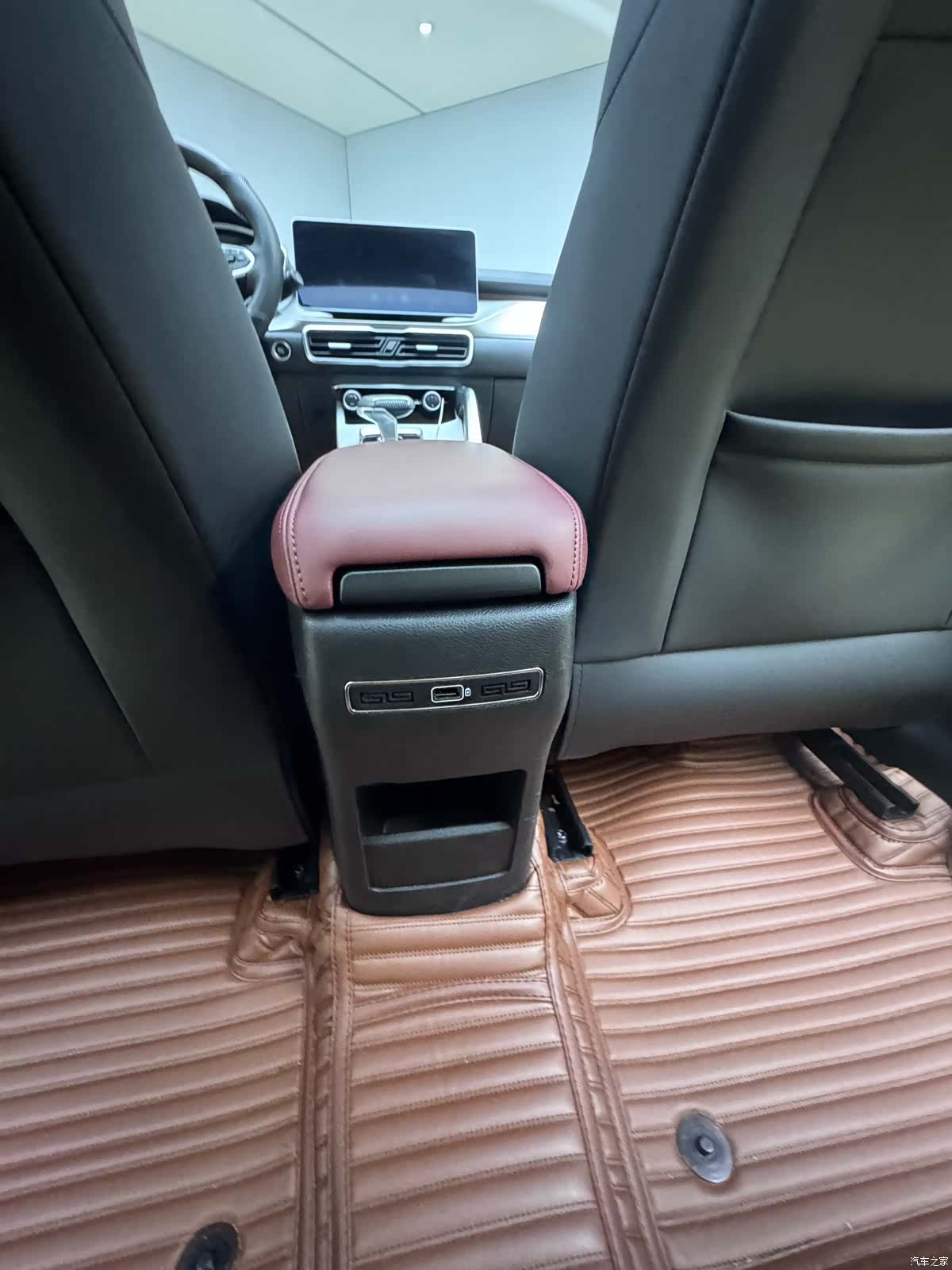 Geely Coolray, 2023 9