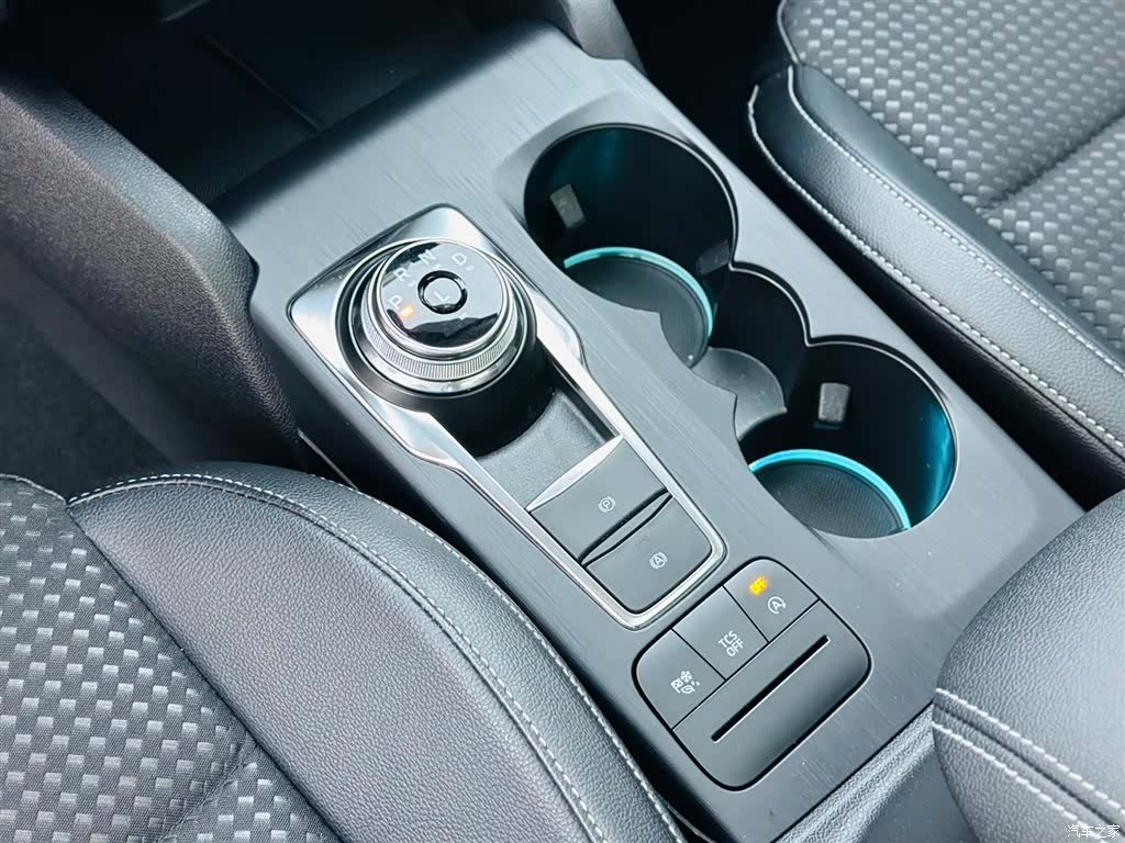 Ford Focus, 2020 18