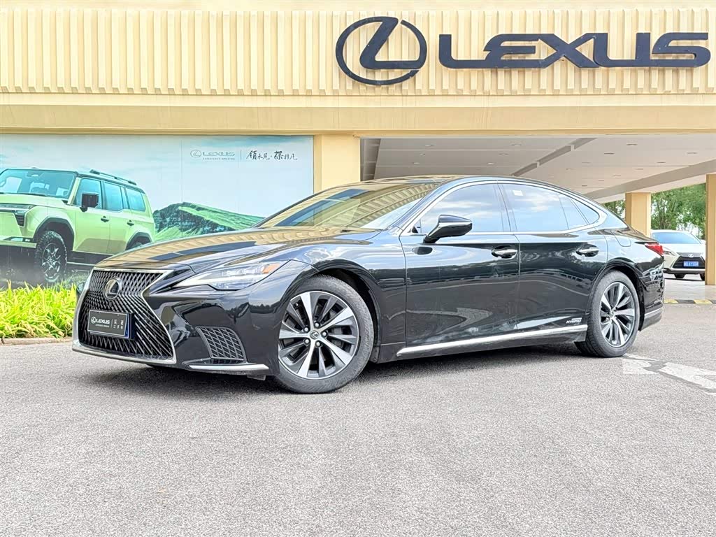 Lexus LS