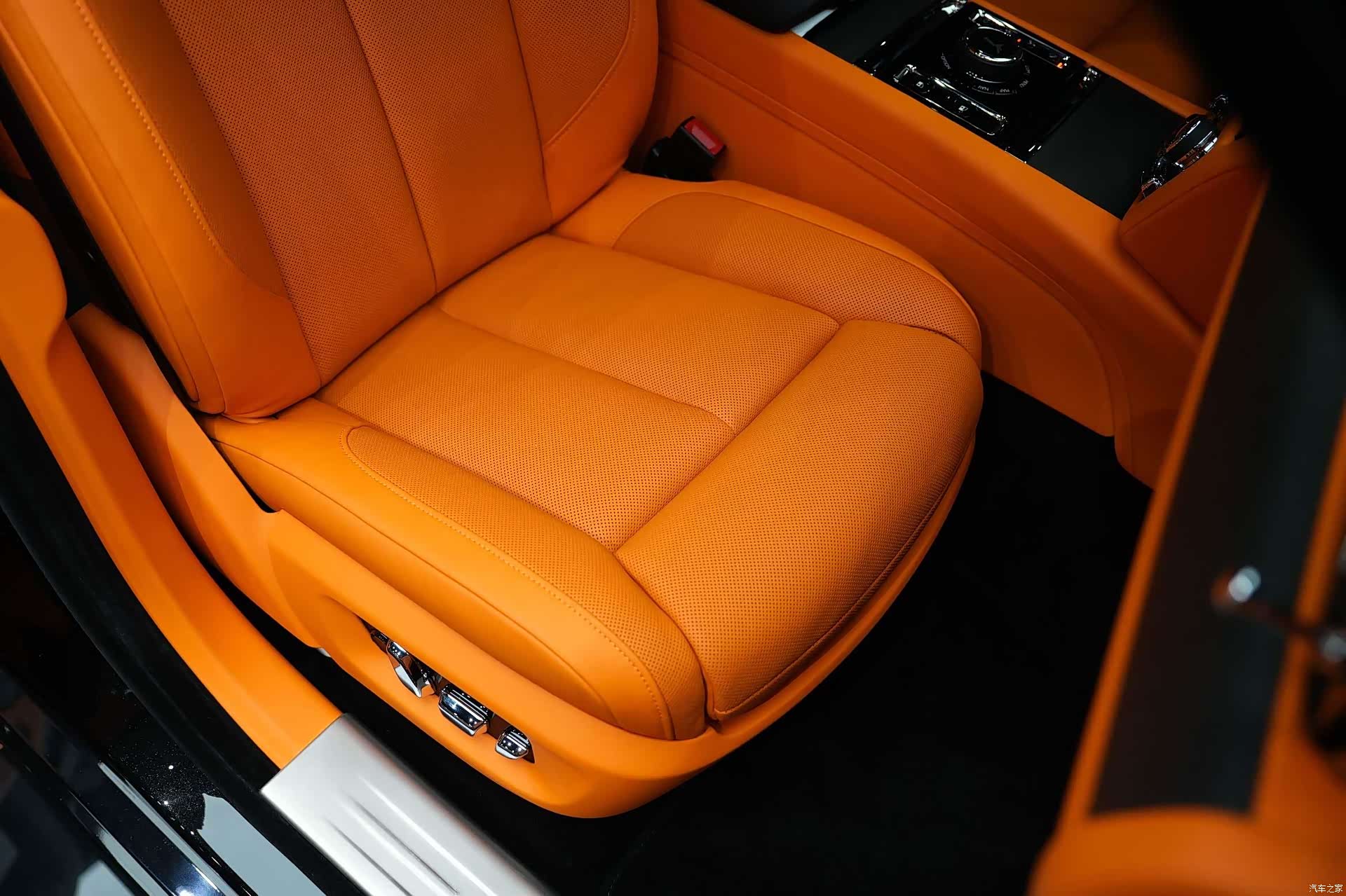 Rolls-Royce Ghost, 2025 29