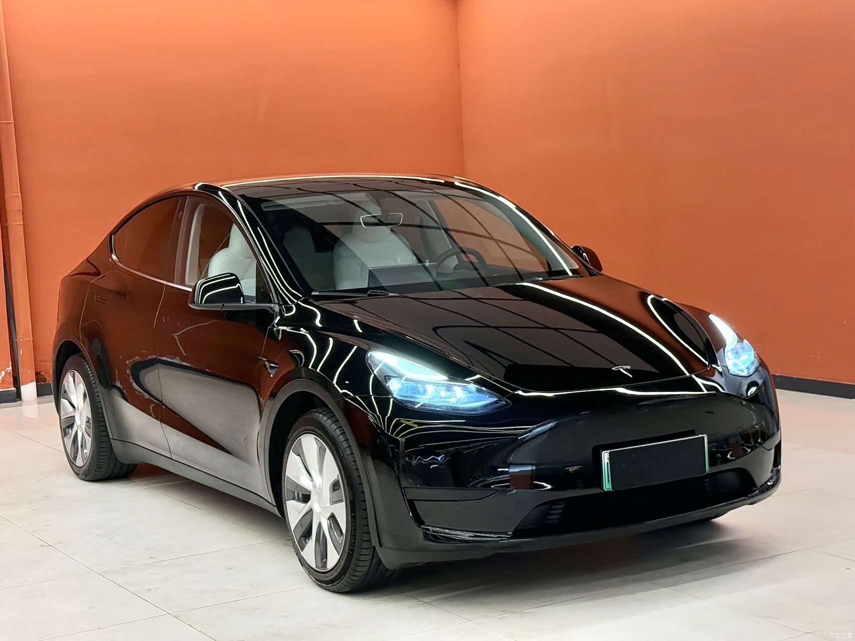 Tesla Model Y, 2022 3