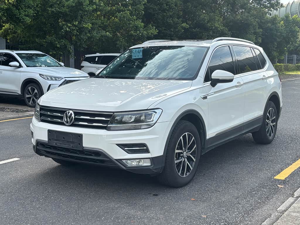 Volkswagen Tiguan L L 2018 330TSI AT Luxury