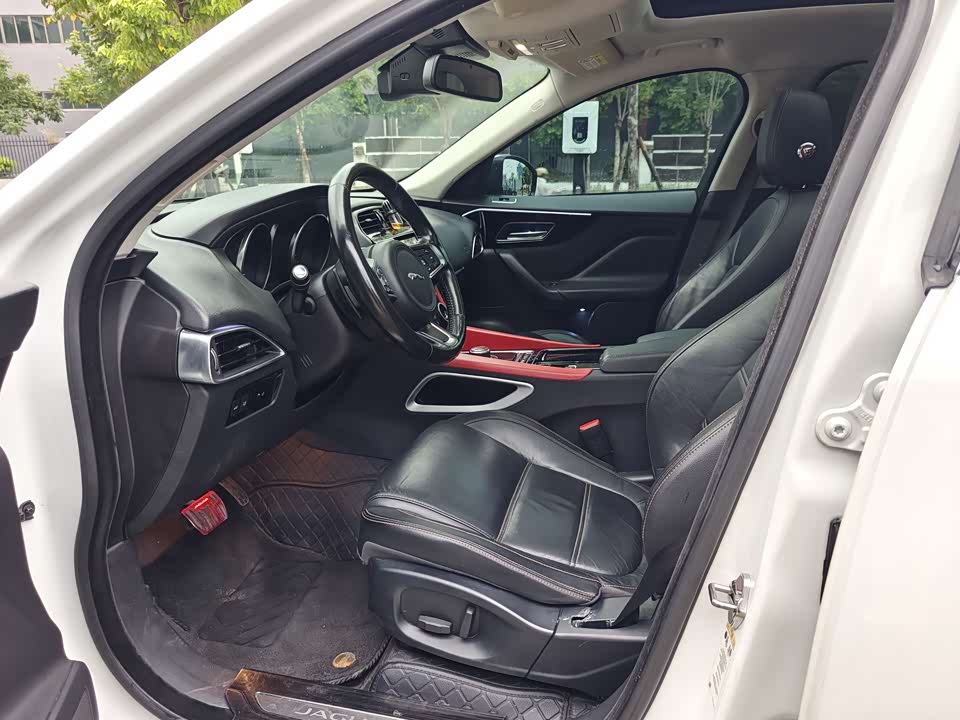 Jaguar F-PACE Jaguar F-PACE